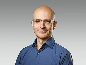 Who is Apple’s New Indian-Origin COO Sabih Khan?